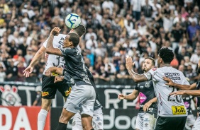 Corinthians recebeu o Santos, na Arena, neste sbado