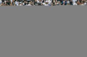 Love e Pedrinho durante clssico contra o Santos, na Arena Corinthians