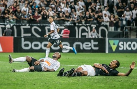 Vagner Love durante clássico contra o Santos, na Arena Corinthians