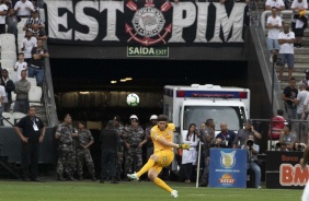 Arqueiro Cssio durante jogo contra o Santos, na Arena Corinthians, pelo Brasileiro