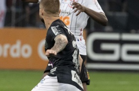 Manoel durante jogo contra o Santos, na Arena Corinthians, pelo Brasileiro