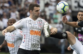 Mauro Boselli durante jogo contra o Santos, na Arena Corinthians, pelo Brasileiro