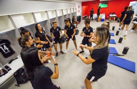 Jogadoras do Corinthians no vestirio antes do jogo contra o So Paulo, pela final do Paulista