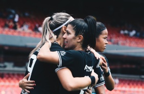 Jogadoras do Timão durante jogo contra o São Paulo, pela final do Paulista