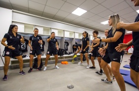 Meninas do Timo no vestirio durante jogo contra o So Paulo