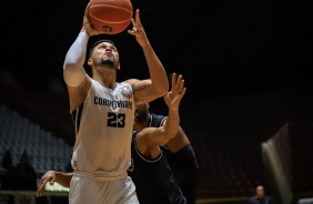 Corinthians enfrenta o Botafogo pelo NBB