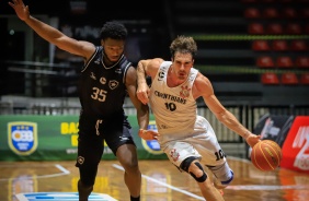 Corinthians enfrenta o Botafogo pelo NBB