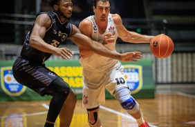 Corinthians enfrenta o Botafogo pelo NBB