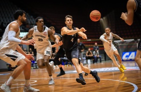 Corinthians enfrenta o Botafogo pelo NBB