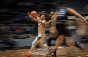 Corinthians enfrenta o Botafogo pelo NBB