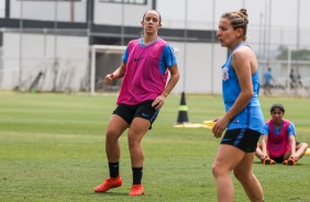 Jogadoras do Corinthians Feminino realizam treinamento no CT da base