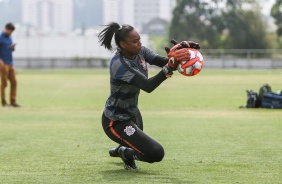 Jogadoras do Corinthians Feminino realizam treinamento no CT da base