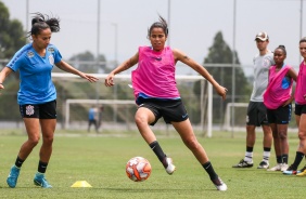 Jogadoras do Corinthians Feminino realizam treinamento no CT da base