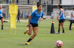 Jogadoras do Corinthians Feminino realizam treinamento no CT da base