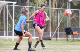 Jogadoras do Corinthians Feminino realizam treinamento no CT da base