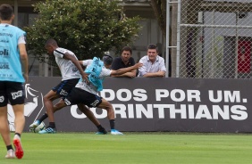 Sob olhar da diretoria, Corinthians finaliza preparação para jogo contra o Fortaleza