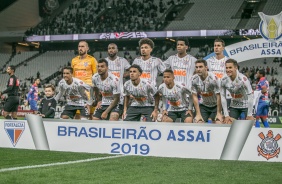 Elenco alvinegro durante partida contra o Fortaleza, pelo Brasileiro, na Arena Corinthians