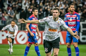 Mauro Boselli marcou dois gols contra o Fortaleza, pelo Brasileiro, na Arena Corinthians