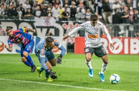 Pedrinho durante partida contra o Fortaleza, pelo Brasileiro, na Arena Corinthians