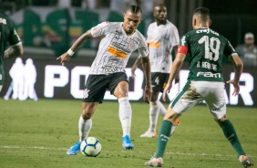 Júnior Urso durante Dérbi, contra o Palmeiras, no Pacaembu