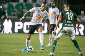 Jnior Urso durante Drbi, contra o Palmeiras, no Pacaembu