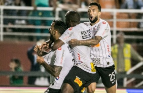 Michel comemora seu gol durante Dérbi, contra o Palmeiras, no Pacaembu