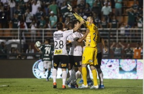 Goleiro Walter pegou pênalti contra o Palmeiras, no estádio do Pacaembu