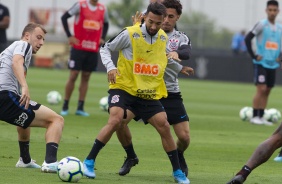 Meia atacante Clayson no ltimo treino antes do jogo contra o Palmeiras