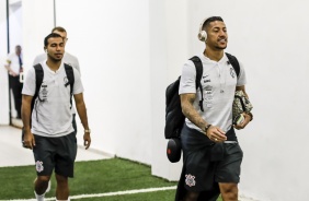 Ralf e Sornoza chegam ao Pacaembu para jogo contra o Palmeiras, pelo Brasileirão