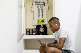Urso no vestiário do Pacaembu para jogo contra o Palmeiras