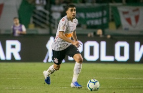 Volante Gabriel durante Dérbi, contra o Palmeiras, no Pacaembu