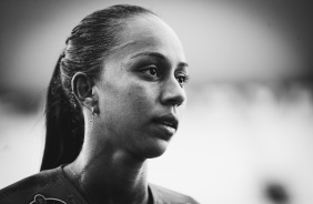 Adriana durante treino de reconhecimento do gramado da Arena Corinthians