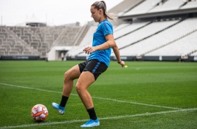 Crivelari durante treino de reconhecimento do gramado da Arena Corinthians