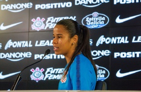 Victória concede entrevista após treino na Arena Corinthians