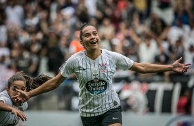 Juliete comemora ttulo de Campeo Paulista Feminino em plena Arena Corinthians lotada