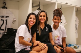 Paulinha, Diany e Ingryd no vestiário antes da final do Paulsita Feminino, contra o São Paulo