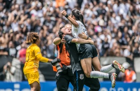 Treinador Arthur Elias e Victria durante final do Campeonato Paulista Feminino, contra o So Paulo