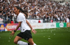 Victória comemora seu gol contra o São Paulo pela final do Paulista Feminino na Arena Corinthians