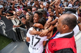 Victória comemora título paulista contra o São Paulo em plena Arena Corinthians lotada