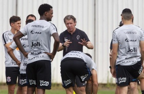 Anselmo e elenco no treinamento desta quinta-feira no CT Joaquim Grava