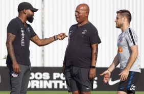 Coelho, Mauro e Ramiro no treinamento desta quinta-feira no CT Joaquim Grava