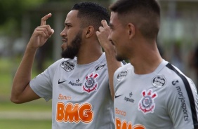 Everaldo e Oya no treinamento desta quinta-feira no CT Joaquim Grava