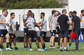 Jogadores do Timo no treinamento desta quinta-feira no CT Joaquim Grava