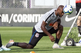 Vagner Love no treinamento desta quinta-feira no CT Joaquim Grava