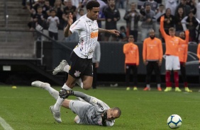 Atacante Gustavo durante jogo contra o Internacional, na Arena Corinthians, pelo Brasileirão