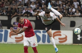 Avelar durante jogo contra o Internacional, na Arena Corinthians, pelo Brasileirão