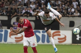 Avelar durante jogo contra o Internacional, na Arena Corinthians, pelo Brasileiro