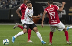 Clayson durante jogo contra o Internacional, na Arena Corinthians, pelo Brasileiro