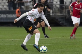 Fagner durante jogo contra o Internacional, na Arena Corinthians, pelo Brasileirão