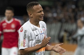 Garoto Janderson durante jogo contra o Internacional, na Arena Corinthians, pelo Brasileirão